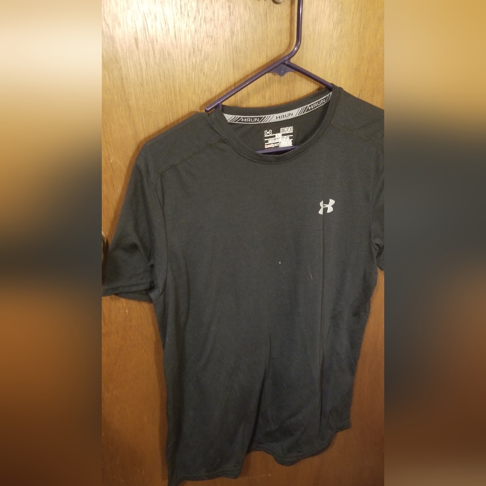 Under Armour Black Short Sleeve Tee Performance Shirt